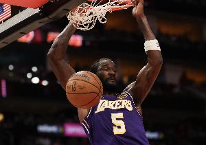 湖人客战步行者 艾顿赛前决定是否出战 斯玛特&八村继续缺阵