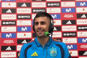 去皇马？罗德里：你无法拒绝最顶级的俱乐部，对维尼修斯十分钦佩