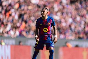 记者：拉菲尼亚右大腿受伤至少缺席1个月，无缘欧冠1/4决赛战马竞