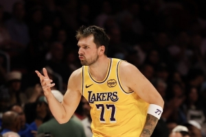 夸梅：沃西称东契奇队史最强太扯了 脑子坏了？为了流量什么都说