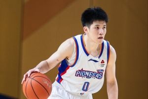 靠你带队！林庭谦半场8中4拿下15分2板3助3断 首节独得11分