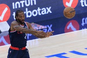 三节轻松打卡！伦纳德出战22分钟砍20分8篮板 连续51场20+