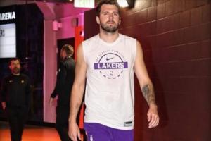 东契奇近期与去年对比！美媒：这一年变化实在太大了！