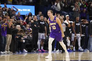 肯纳德：享受在湖人的每一天 相信更衣室里的每个人