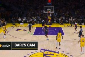 飞起来了！里夫斯超远长传 詹姆斯高高跃起空接再砸扣！