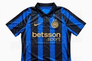 国米新赛季主场球衣谍照：polo领+锯齿状蓝黑条纹+深黄色队徽