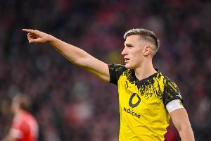 施洛特贝克：我和多特并未接近续约，凯尔离开后我需要和新总监谈