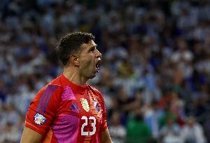 大马丁社媒发文鼓励阿根廷：世界杯前最后一场本土比赛，全力以赴