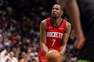 火力全开！杜兰特首节7中5轰下13分2板2助1帽 开场连拿10分