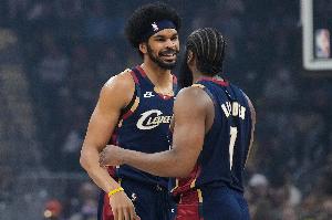 客场阻击战！骑记：阿伦和斯特鲁斯今日打湖人将迎来复出！