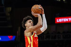 身手全能！杰伦·约翰逊17中8拿到18分14板8助 正负值+14