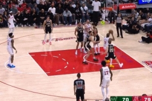 普林斯顿？火箭三人耐心传导 申京助攻杜兰特篮下轻松终结