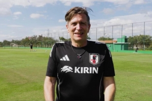 夺冠后离任，官方：因合约期满，尼尔森不再担任日本女足主教练