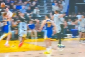 四两拨千斤！追梦炮弹直塞波姐接化发 排球二传找到身后斯潘塞