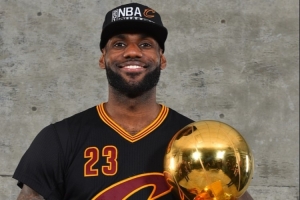 詹姆斯：16年总决赛1-3翻盘73胜勇士 没人能写出比这更好的剧本