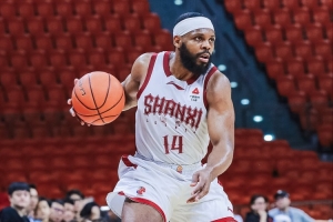 状态出色！山西外援奈特半场8中5拿下14分2板4助1断 正负值+18