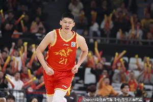 状态全无！胡金秋半场11分钟2中0没得分拿到5板 正负值-10最低