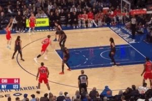 把握机会能力极强！河村勇辉上场就命中弧顶三分球打停尼克斯