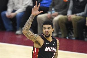 攻防俱佳！韦尔首节替补5中4拿到10分3板3帽 三分3中2