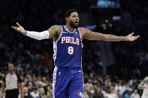 下半场消失！乔治14中7拿到20分5板4助2断 上半场独得18分