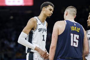 记者：约基奇2次越过可能是NBA历史上最高的山脉 他就是当世最强