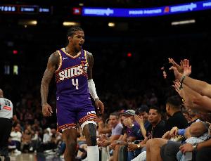 杰伦·格林：期待迎战火箭 比赛现场应该会很棒 有季后赛的氛围