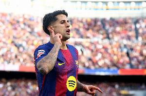 罗马诺：巴萨希望留住坎塞洛，正与利雅得新月商议球员转会