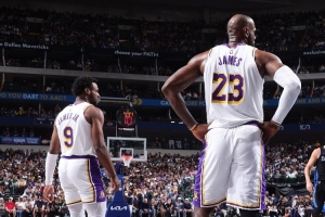 詹姆斯：今晚我们在进攻端表现很好 全队有36次助攻节奏上佳
