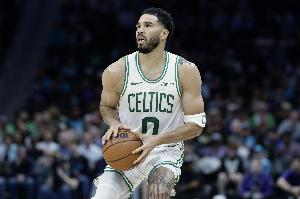 塔图姆复出前10场场均19.8+9.5+3.8+38% 近5场25.2+10.4+7.8+49%