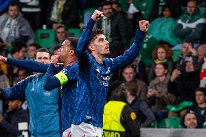 TA：由于葡萄牙空域关闭早，阿森纳滞留里斯本一晚