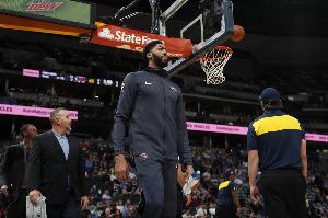 浓眉：申请交易后当赛季没走成我想继续打 但鹈鹕只让我上20分钟