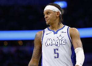 高效全能！班凯罗三节11中8拿20分8板6助 正负值+12