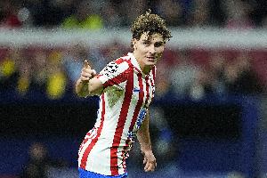 2017年迪马利亚以来，小蜘蛛成首位欧冠战巴萨任意球直接破门球员