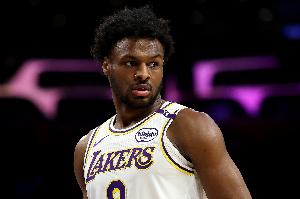 夸梅吐槽：麦克朗连正式合同都没有 布朗尼被面断三次还能留NBA