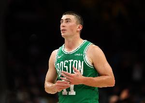 季后赛再战尼克斯？普理查德：必须先专注首轮 才能考虑次轮