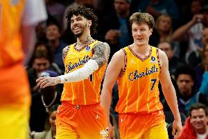 黄蜂主帅：克尼佩尔最佳新秀根本没悬念 三球值得最佳阵容的讨论