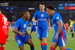 申花1-0领先海港！比赛第52分钟，拉唐头球破门，申花1-0领先