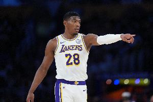 高效输出！八村塁半场5中3&罚球4中3得10分1板 正负值+19全场最高