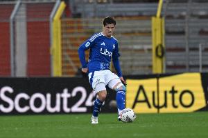 意媒：国米询问科莫中场佩罗内的信息，科莫估价至少3000万欧