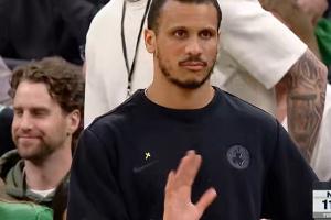 讲武德~绿军29记三分再次追平历史纪录 马祖拉示意最后一攻别打了