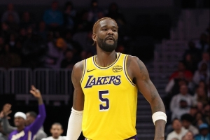 你季后赛能不能硬点？艾顿8中4得到10分5板1断1帽