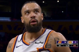 太想赢得尊重了！狄龙扑防拉拉维亚再犯规 仅半节个人3次犯规