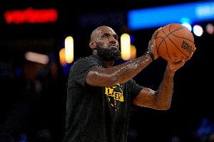 詹姆斯：想要长久保持伟大 需要付出极大的牺牲和自律