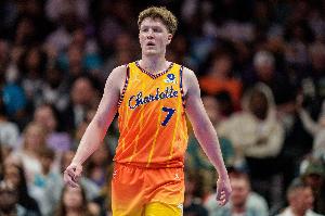 看收官战了！克尼佩尔三分8中2拿10分4板 三分总数仅领先三球3个