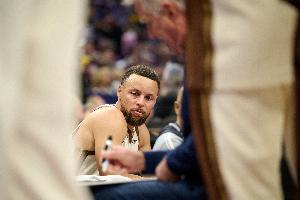 伤病影响！库里本季打43场&近6年新低 场均26.6分4.7助&三分39.3%