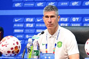 足球报:国安实力与蓉城有差距,再遭诡异判罚争议进球左右比赛