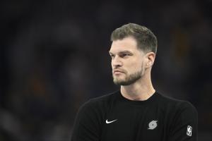 美媒:开拓者新老板只愿给下一任主帅100万年薪 约为市场价的1/4