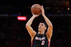 丰泰基奥：热火的团队氛围独一无二 我很愿意留在这里