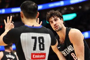 如何防阿夫迪亚？文班全明星采访：他得到很多罚球 防守不要犯规