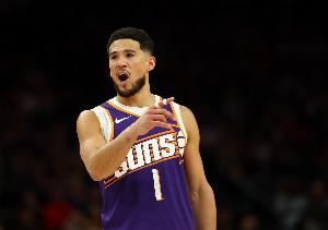 Skip:布克完全被阿夫迪亚爆了 而且他丢了5个罚球&导致主场失利